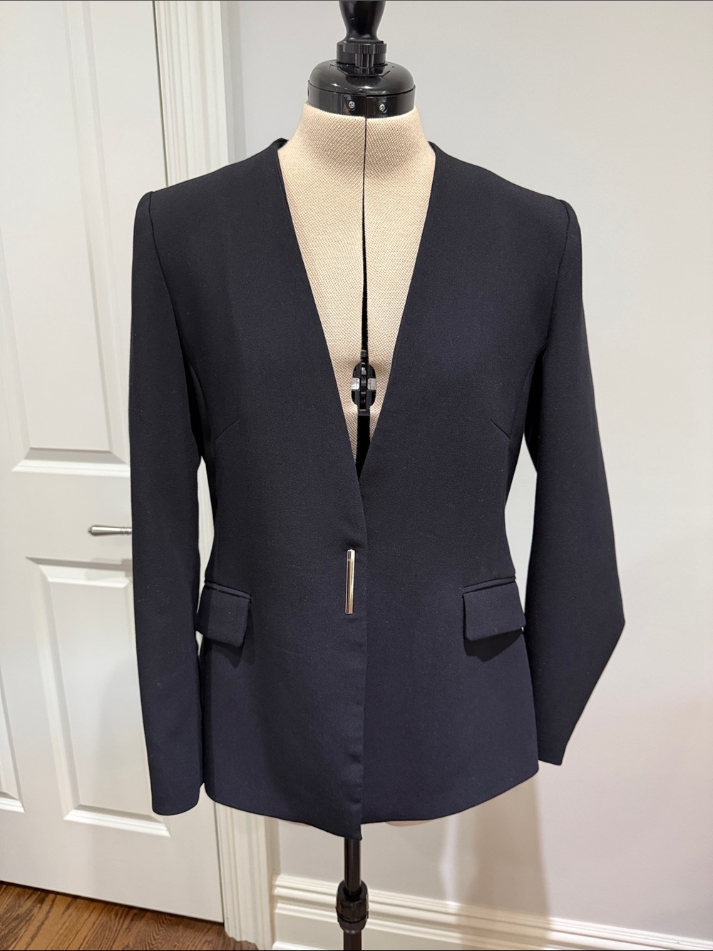 Zara Sleek V-beck Open Front Blazer with Single Button Hardware L
